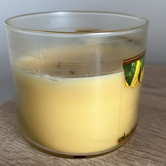 Bath & Body Works Limoncello Scented Candle - Picture 3 of 6